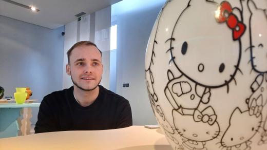 Sklářský výtvarník, designér a malíř skla František Jungvirt