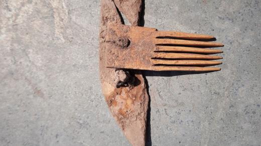 Archeologický průzkum na stavbě dálnice D6 u Hořoviček  - zbytky germánského hřebenu