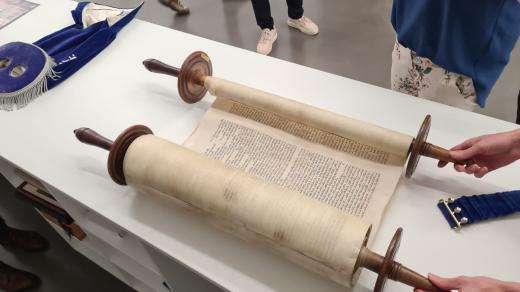 Návrat židovské tóry po více než 80 letech do Pacova na Pelhřimovsku