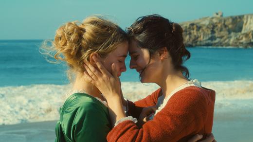 Z filmu portrét Dívky v plamenech, režie Céline Sciamma