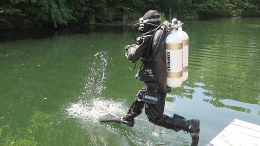 Pod hladinu se 40 kily navíc