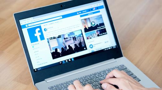 Facebook , sociální sítě , notebook , sociální síť