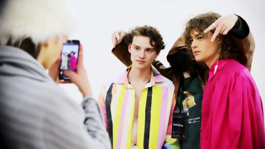 Backstage po show Terezy Rosalie Kladošové na MBPFW 2021