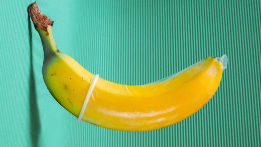 kondom, prezervativ, banán