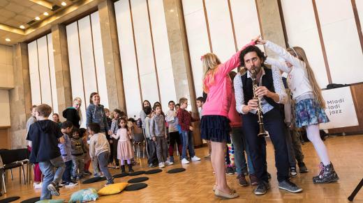 Oran Etkin, tour Mladí ladí dětem