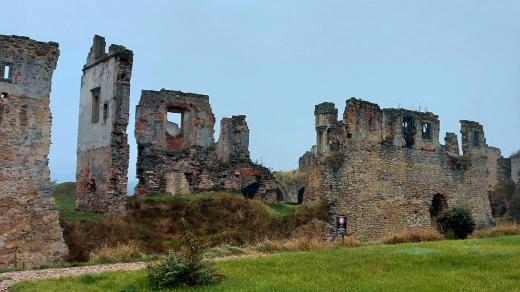 Zřícenina zámku Zvířetice