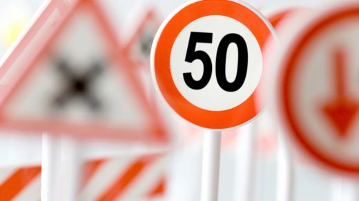 Dopravní značka Nejvyšší dovolená rychlost 50 km