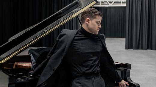 klavírista, skladatel a influencer Jan Veselý