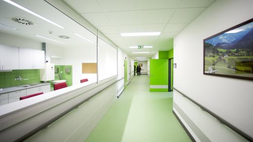 Lůžková část v multioborovém pavilonu Pardubické nemocnice