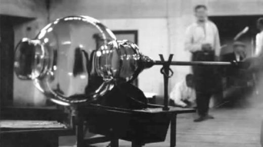 Ilustrační foto (foukání skla, nedatováno)