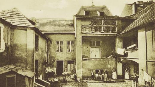 Stará Praha, Vyšehrad a Podskalí, pavlačový dům