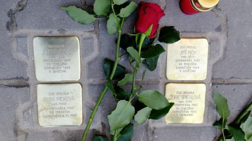 Kameny zmizelých v Uhlířských Janovicích