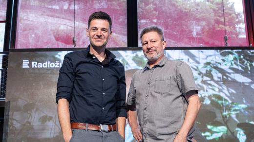 Režisér Michal Caban a moderátor Saša Michailidis