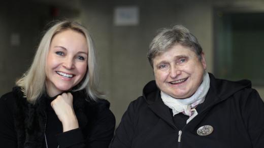 Marie Hradecká a moderátorka Jitka Novotná