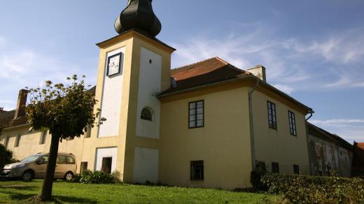 Zámek v obci Černětice u Volyně