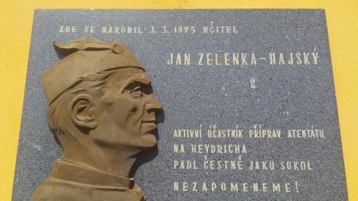 Jan Zelenka Hajský – pamětní deska v Kamenném Újezdě u Českých Budějovic