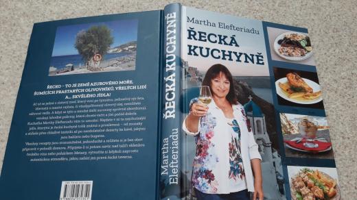 Kniha Řecká kuchyně, kterou napsala Martha Elefteriadu