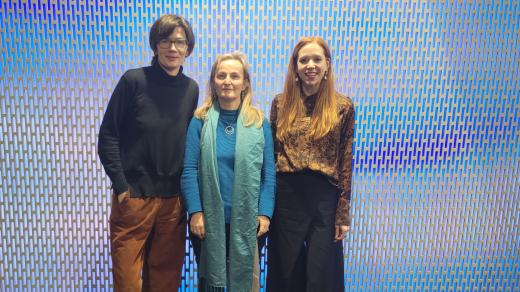 Hanka Malaníková, Eva Blechová a Becka McFadden v ArtCafé o odvaze