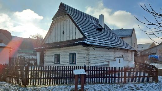 Brtounova chalupa je jedním z nejstarších dřevěných objektů v Bystrém