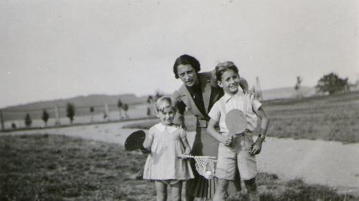 Zdena, Eva a Vladimír Tejčkovi (1936, Příbram)