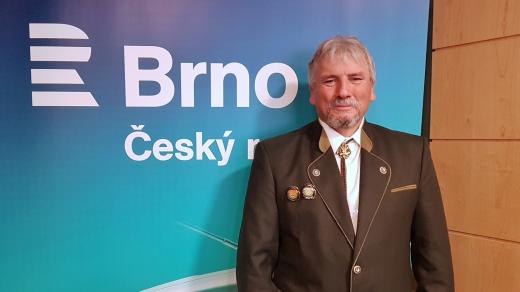 Jaroslav Zelený ve studiu Českého rozhlasu Brno