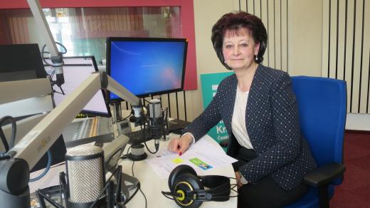 Romana Barešová ve studiu Českého rozhlasu Hradec Králové