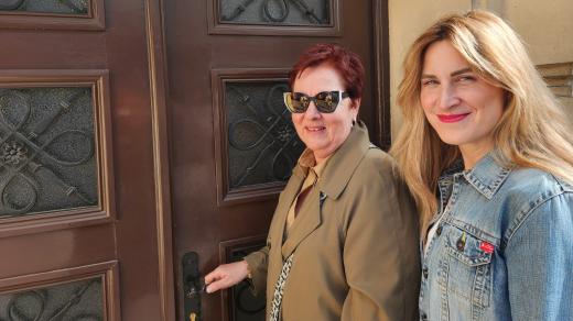 Jitka Kunčarová (v brýlích) a Lucie Ivanová