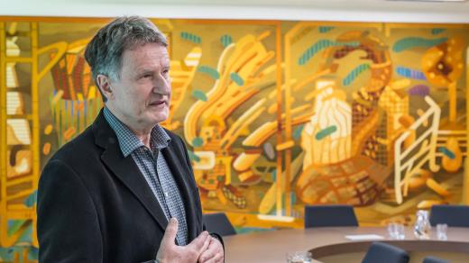 Jan Timotej Strýček a instalace gobelínu v reprezentačních prostorách VŠB-TU