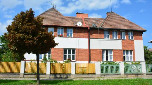 Dvojdům od architekta Karla Řepy z roku 1927 v Sezemické ulici v Pardubicích