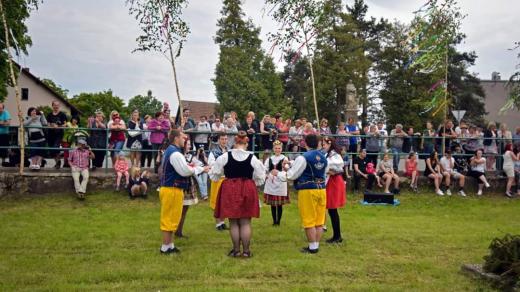 Tradici staročeských májí ve Starých Ždánicích dodržují každý rok