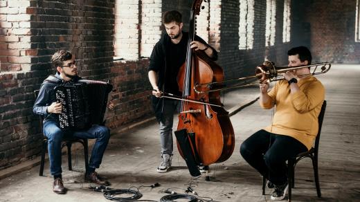 Trio Treetop