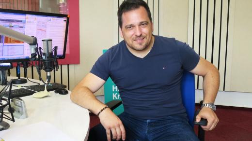 Tomáš Zdechovský ve studiu Českého rozhlasu Hradec Králové