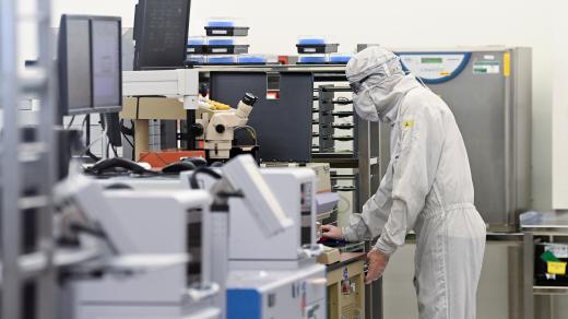 Továrna ONSEMI, výroba čipů, Rožnov pod Radhoštěm