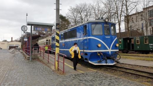 Společnost Jindřichohradecké místní dráhy zajišťuje pravidelnou dopravu na úzkokolejce na trasách Jindřichův Hradec – Nová Bystřice a Jindřichův Hradec – Obrataň