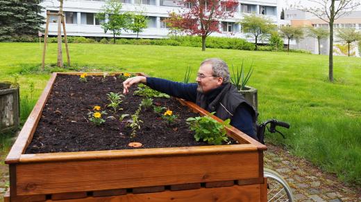 V jihlavské nemocnici můžou zahradničit i pacienti na vozíku