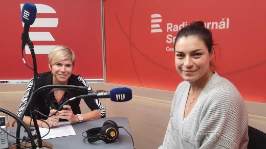 Lyžařka Martina Dubovská jako host Kateřiny Neumannové v pořadu Páteční finiš