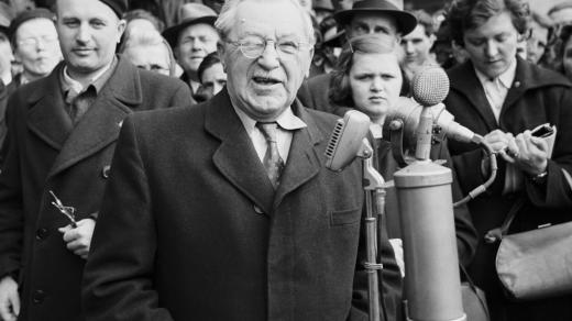 Dlouholetý primátor Prahy Václav Vacek