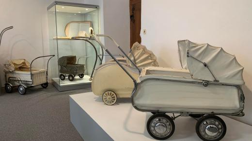 Orlická galerie v Rychnově nad Kněžnou zahájila sezónu výstavou kočárků