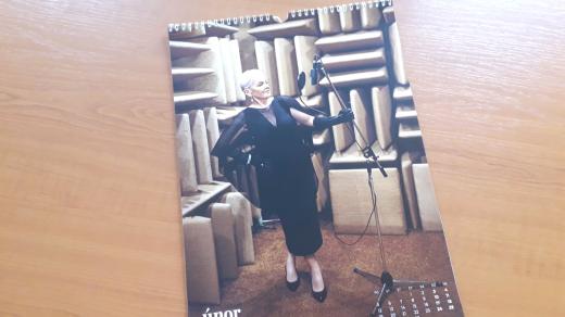 Mirka Nezvalová v charitativním kalendáři Esence žen