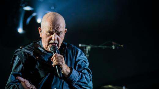 Zpěvák Peter Gabriel při vystoupení v Las Vegas v roce 2012