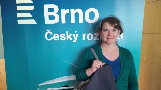 Gabriela Mahdalová ve studiu Českého rozhlasu Brno