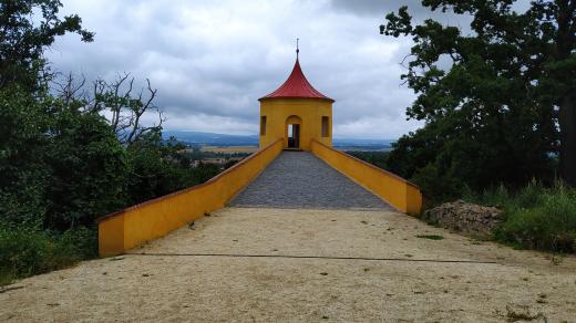 Gloriet v zámeckém parku