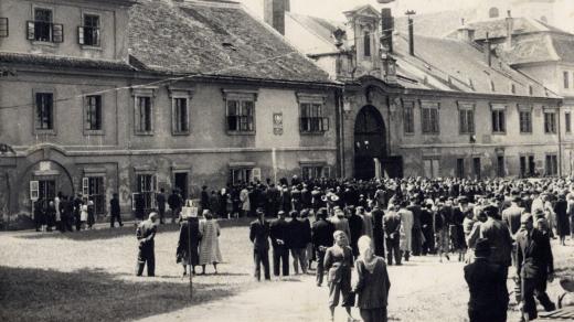 Otevreni rodného bytu Bedřicha Smetany v roce 1949
