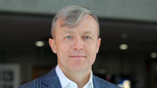 Martin Roman, manažer, podnikatel a filantrop (s odhadovaným majetkem se pohybuje v řádu miliard Kč)
