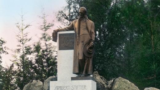 Socha Adalberta Stiftera na Šumavě