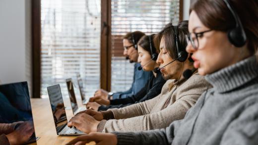 Jakým hlasem má mluvit virtuální aplikace? (ilustrační foto)