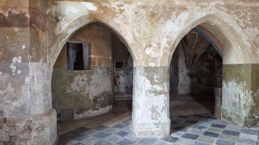 Kostel Nejsvětější Trojice na hradě Rabí