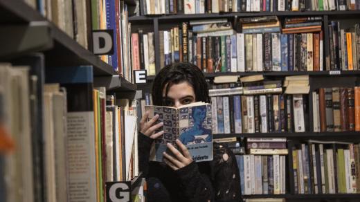 Čtení - četba - kniha - knihy - knihkupectví