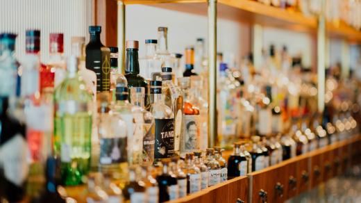 Alkohol by se měl danit více, myslí si sociolog Daniel Prokop