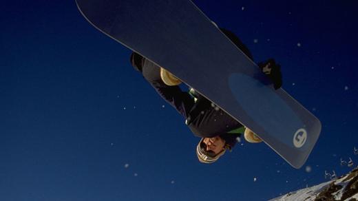 Snowboardista Martin Černík už zasvěcuje do tajů jízdy na prkně mladé